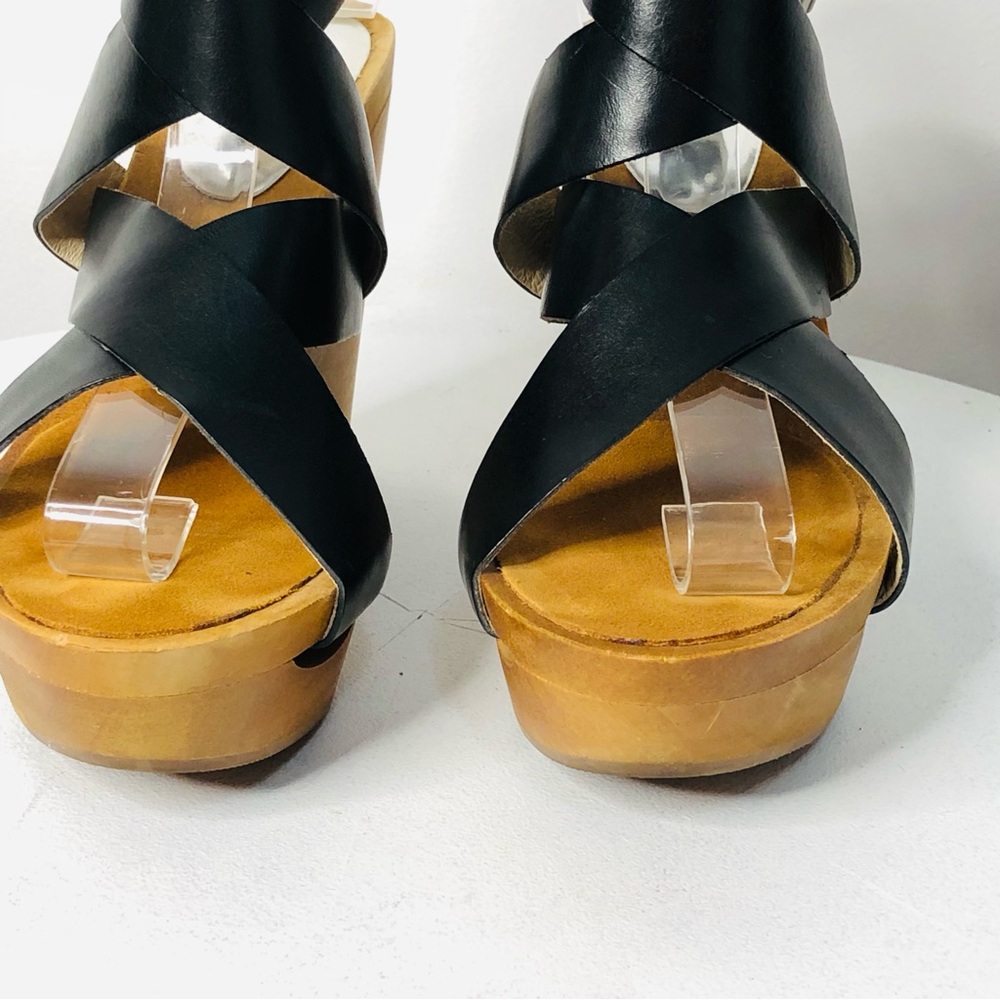 Micheal Kors Wrap around wood Wedge black Sandals size 8. R1 - Picture 4 of 15